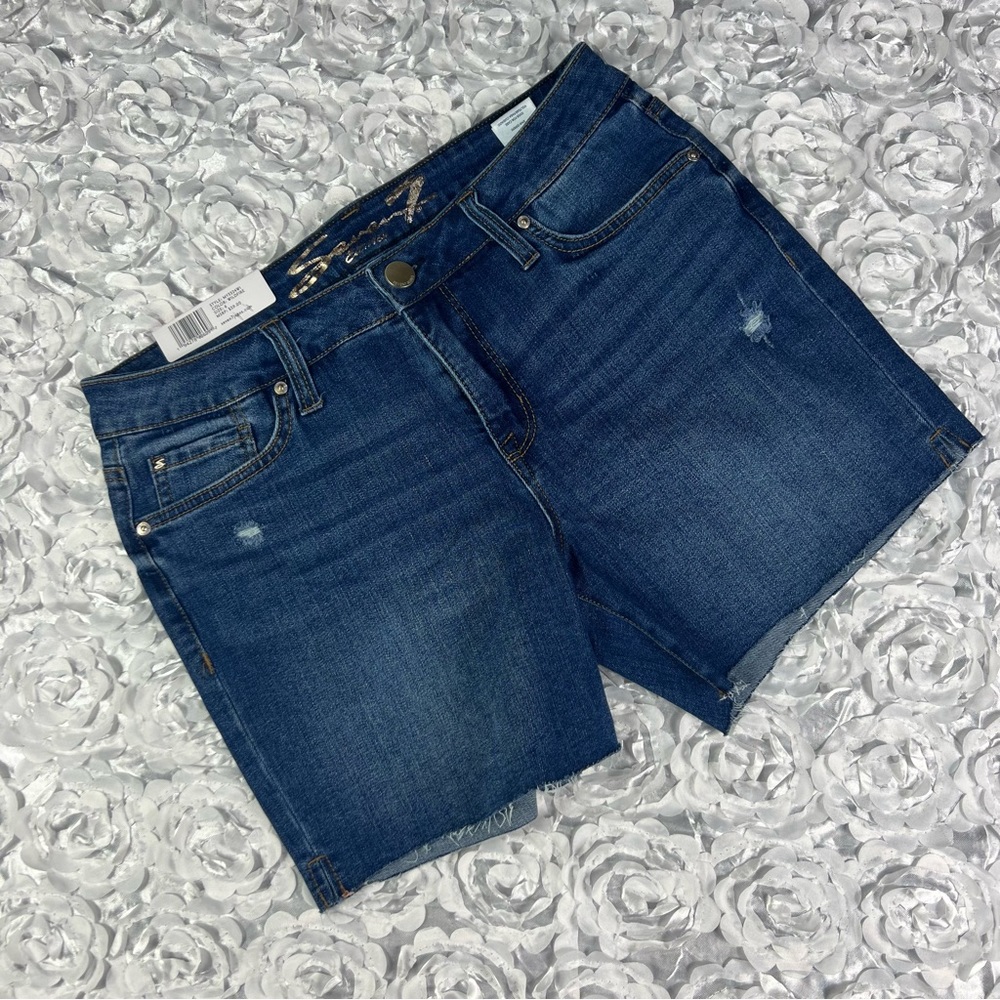 NWT Seven7 Weekend Short 5” Inseam - Size 6
